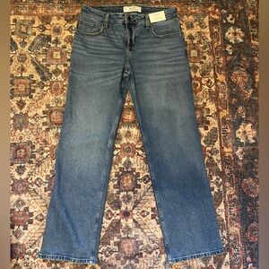 Hollister Low-Rise Relaxed Straight Blue Jeans